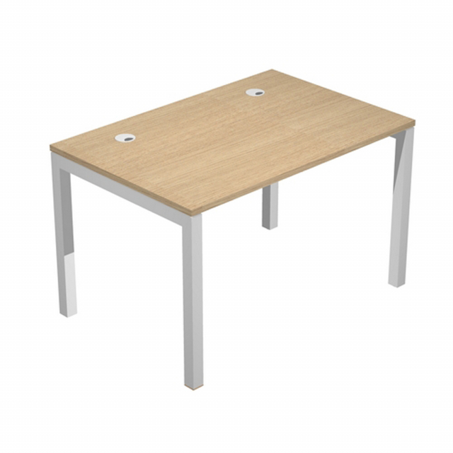 Scrivania per postazione singola dimensioni: L120 x P80 x H72,5cm. Le scrivanie per postazione singola o multipla, sono in bilaminato nobilitato melaminico conforme alle norme UNI e EN classe E1, antigraffio ed antiriflesso, hanno sp. 25 mm con bordo sp. 