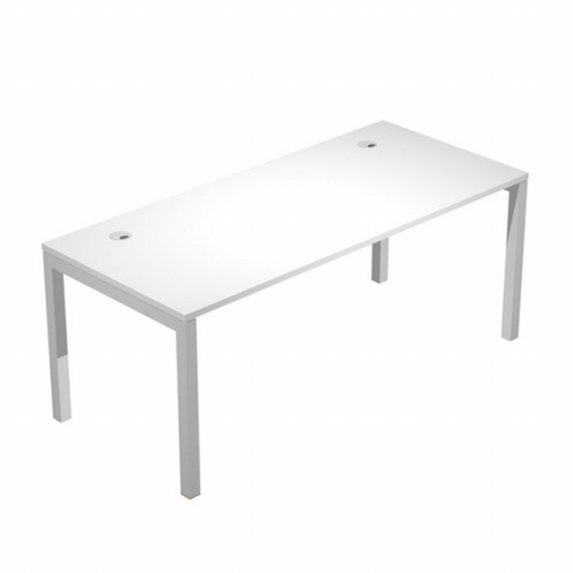 Scrivania per postazione singola dimensioni: L180 x P80 x H72,5cm. Le scrivanie per postazione singola o multipla, sono in bilaminato nobilitato melaminico conforme alle norme UNI e EN classe E1, antigraffio ed antiriflesso, hanno sp. 25 mm con bordo sp.