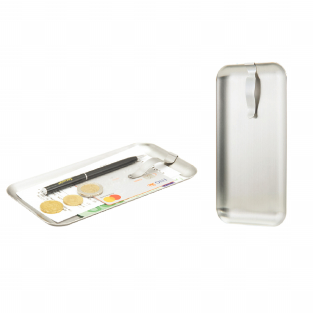 Portaconto in acciaio spazzolato con linguetta ferma soldi e scontrino. Dimensioni: 28,5x9cm.