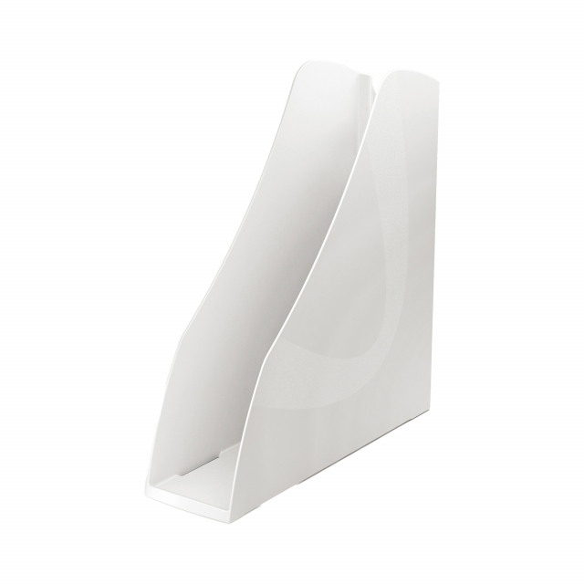 Linea di accessori da scrivania di qualità e stile. Realizzata in materiale infrangibile con accostamenti di finiture lucide e satinate. Portariviste con aperture sul dorso per vederne il contenuto. Soglia anteriore bassa per estrarre/riporre agevolmente