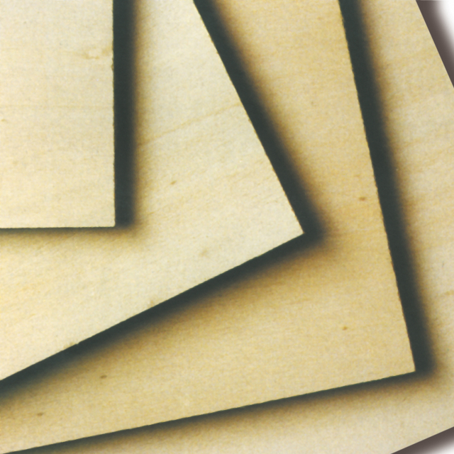 Compensato di pioppo ideale per lavori a traforo con spessore 4mm. Dimensioni 30x40cm.