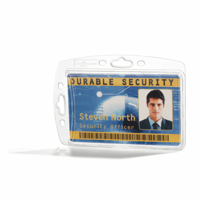 Portabadge rigido in acrilico trasparente crystal-clear. Dotato di un fermo interno per mantenere in posizione il badge una volta inserito e di asola sulla parte frontale che ne facilita la rimozione. Utilizzabile sia in posizione verticale sia orizzontal