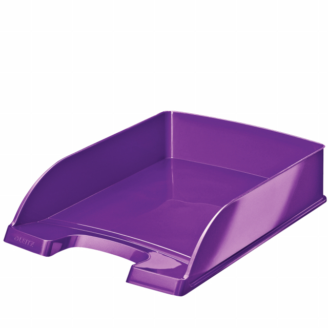 Vaschetta Plus Wow in robusto polistirene, sovrapponibile in verticale o a sbalzo. Contiene documenti fi no al formato 22x30cm. Dimensioni: 25,5x35,7x7cm.