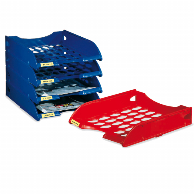 Vaschette E040 forate sovrapponibile mediante guide ad incastro sia a scalare che in verticale. Dimensioni: 26x34,5x6,5cm. Sono disponibili distanziali per aumentarne la capacità a 8cm (cod articolo 52018).