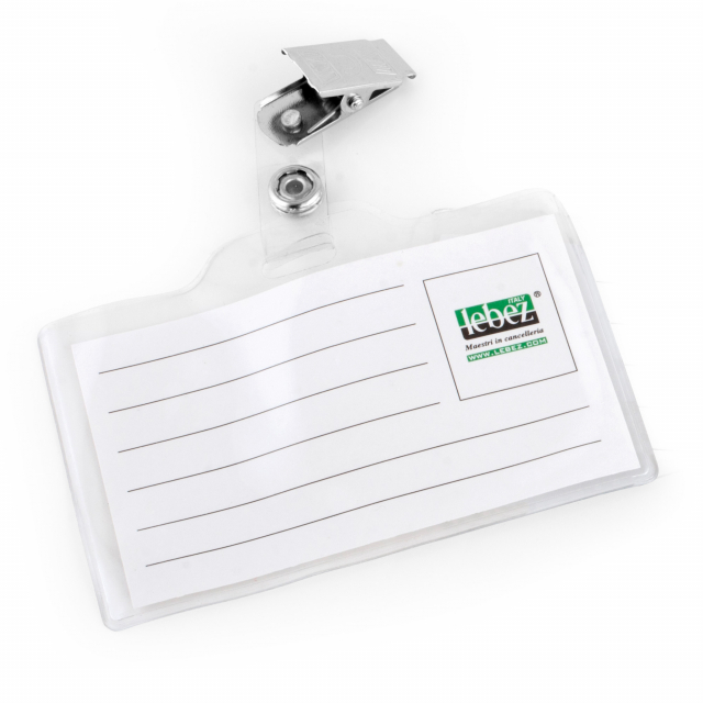 Portabadge trasparente cristallo con clip, formato 93x60mm. per inserire il cartoncino e' necessario aprire il bottone (lato lungo) il retro del badge e' in plastica trasparente. Fornito di cartellino.