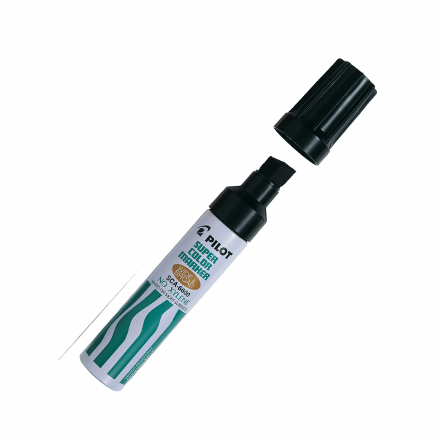 Marcatore universale con inchiostro permanente a base d’olio privo di xilene. Asciugatura rapida. Fusto in metallo. Punta in fibra acrilica.
Punta scalpello. Tratto da 3,0-12,5mm.
Colore: nero.