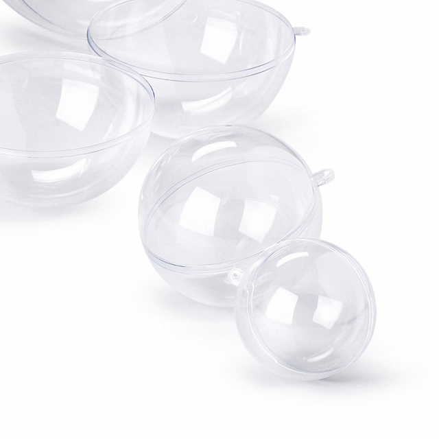Sfera apribile ed appendibile in polistirene trasparente. Fornita senza divisorio. Made in Italy.