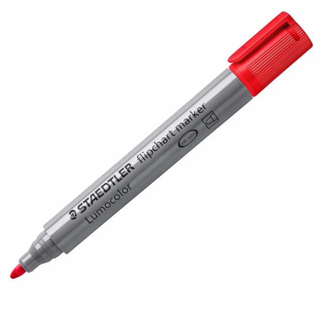 Marcatore con inchiostro a base d’acqua con punta sintetica per lavagne a fogli mobili. Non passa la carta. Inchiostro Dry Safe: non secca se lasciato senza cappuccio. Con clip. Punta tonda da 2mm. Colore: rosso.