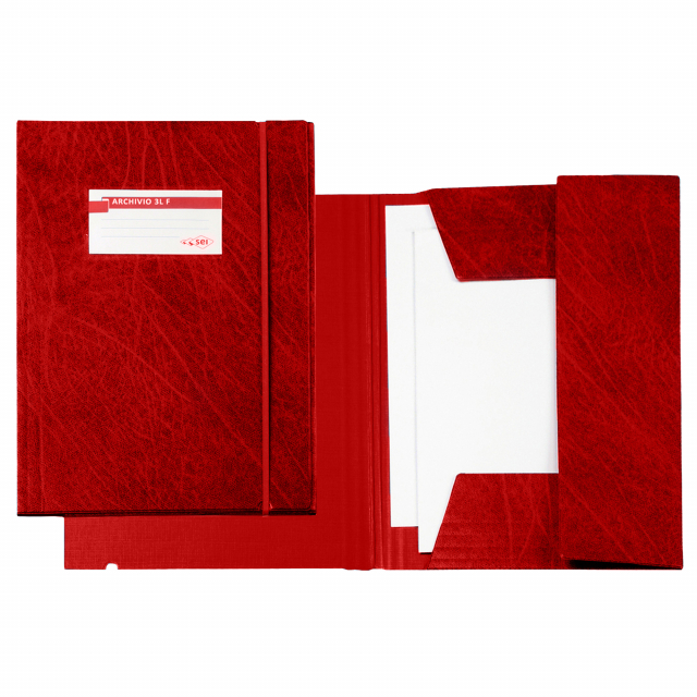 Cartellette in Colpan® (cartone rivestito in PVC) chiusura a tre lembi con elastico. Dotate di porta cartellino con etichetta intercambiabile. I dettagli in tinta evidenziano eleganza e raffinatezza. Possono contenere qualsiasi tipo di documento fino ad u