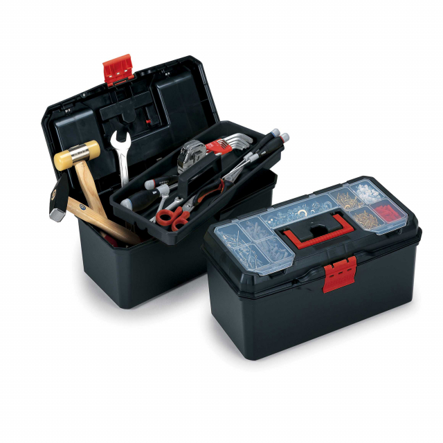 Valigetta portautensili in polipropilene nero con inserti gialli. Vassoio interno estraibile e organizer sul coperchio. Dimensioni: l 400 x p 210 x h 175mm. Peso 0.985kg.