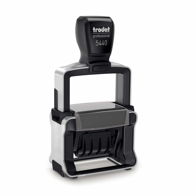 Timbro datario autoinchiostrante personalizzabile in acciaio inox per uso intensivo. Copertura delle bande per unÆimpostazione pulita della data. Nuove rotelle di avanzamento pi¨ ampie e morbide. Datario dodecennale. Altezza caratteri 4mm. Piastra di stam