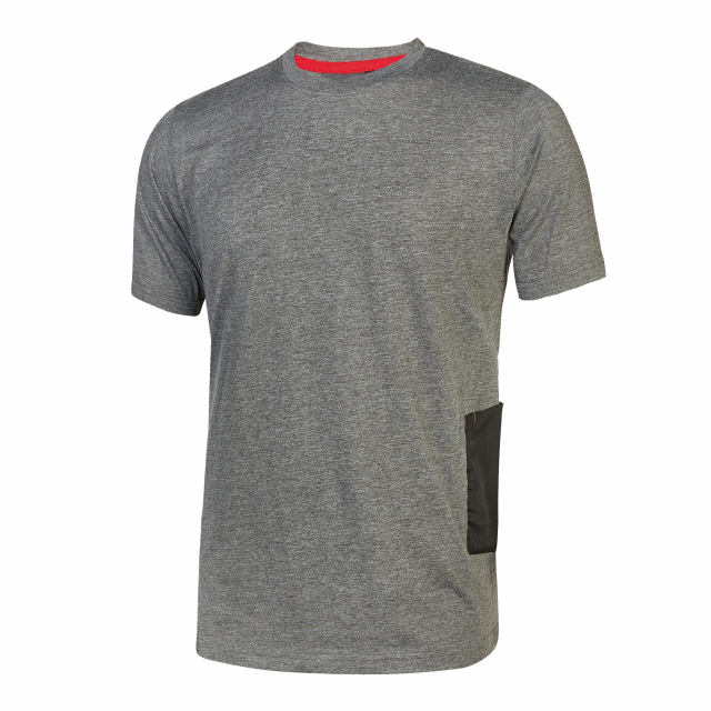 T-Shirt manica corta in jersey di polycotone. Slim-Fit. Collo e bordo manica a costine elasticizzate. Fettuccia para-sudore bianca. Tasca porta cellulare sul fianco sinistro con travetta rossa. Nastro rosso/re ex su manica destra. Conformità alle norme CE