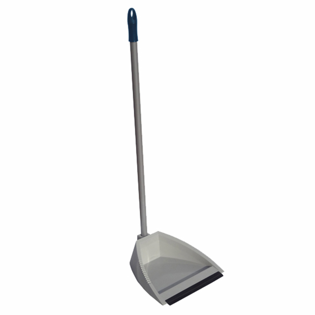 PALETTA A MANICO LUNGO ERGONOMICA PER RACCOGLIERE LO SPORCO SENZA CHINARSI. LA GOMMA FRONTALE ASSICURA UNA PERFETTA ADERENZA AL PAVIMENTO GARANTENDO ANCHE LA RACCOLTA DELLE PARTICELLE PIÙ PICCOLE.