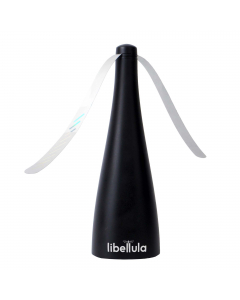 Finalmente liberi da mosche e vespe in maniera ecologica e divertente! Le ali di Libellula girano velocemente sulla tavola imbandita. Gli elementi rifrangenti sopra le ali riflettono la luce dissuadendo mosche e vespe dall’avvicinarsi. Per uso interno ed 