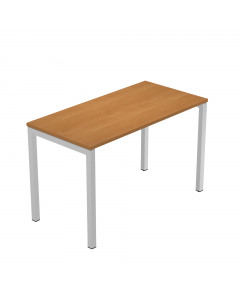 Scrivania bordo ABS 3 mm. Fianchi in metallo a sezione quadrata 40x40 mm. Profondità 60cm ideale per lo smartworking.
Piano noce chiaro.