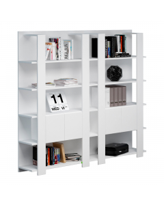 Libreria Concept alta a giorno a 5 ripiani fissi. Struttura in truciolare nobilitato melaminico. Ripiani fissi sempre bianchi sp.22 mm. Solido retro spessore 18mm in finitura della libreria. Larghezza interna tra le fasce 60cm. Spazio tra i ripiani in alt