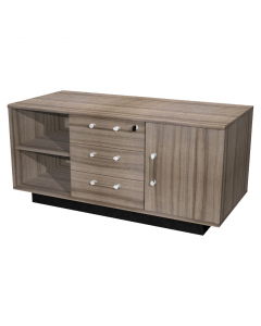 Versatile mobile di servizio completo di due vani a giorno, 3 cassetti (il primo con serratura – dimensioni utili: L34xP38,8xH12cm) e ulteriori due vani chiusi da un’antina (dimensioni utili di ogni vano: L36,7xP51xH21,6cm). Reversibile destro o sinistro 