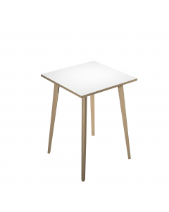 Linea di arredo operativo dal design confortevole ed essenziale caratterizzata dalle preziose gambe in LEGNO MASSELLO inclinate delle scrivanie e dei tavoli rotondi. Robusti piani in melaminico sp. 22 mm con bordo antishock resistente agli urti in ABS 3 m