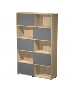 Sistema di librerie ad ante scorrevoli completo di un modulo alto a 5 ante, medio a 3 ante e basso a 3 ante. Ideale per arredare con stile e funzionaità ambienti diversi, da quelli aziendali a quelli domestici. Materiale bilaminato nobilitato melaminico a