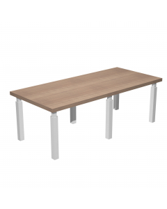 Piano e fianchi sp. 38 mm con bordo antiurto in ABS 3 mm. Piedini regolabili in altezza. Traversa centrale in melaminico spessore 18 mm.
 
Tavolo riunione
L220xP100xH74cm
Gambe bianco lucido