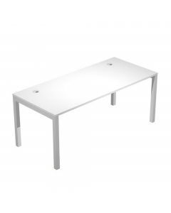Scrivania per postazione singola dimensioni: L180 x P80 x H72,5cm. Le scrivanie per postazione singola o multipla, sono in bilaminato nobilitato melaminico conforme alle norme UNI e EN classe E1, antigraffio ed antiriflesso, hanno sp. 25 mm con bordo sp. 