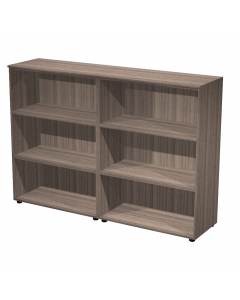 Coppia di mobili medi affiancati con top finitura unico. Robusti mobili (ripiani sp. 25 mm) realizzati in due altezze (basso e medio) per garantire massima flessibilità e componibilità per affiancamento e/o sovrapposizione. Completano la gamma gli elegant