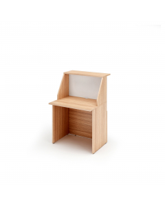 Reception modulare dal design lineare e moderno. Dimensioni totali: L80 x P76,1 x H117cm. Dimensioni sopralzo: L80 x P30cm. Dimensioni desktop: L80 x P60cm. I banconi sono tutti autoportanti, compreso il modulo ad angolo 90° (reversibile destro/sinistro),