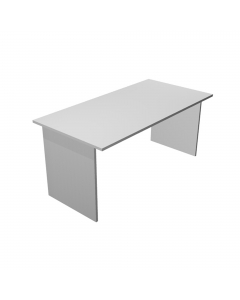 Scrivanie con dimensioni conformi alle normative sulla sicurezza dei posti di lavoro in ufficio. Bordatura dei piani in ABS 2mm antishock ed assenza di spigoli vivi. Le scrivanie sono disponibili nella versione con fianchi pannello in melaminico (sp. 22 m
