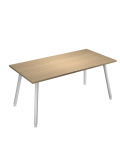 Linea di arredo operativo dal design innovativo e dinamico caratterizzata dalle gambe in metallo cilindriche inclinate delle scrivanie e dei tavoli rotondi. Robusti piani in melaminico sp. 22 mm con bordo antishock resistente agli urti in ABS 2mm. Gambe i