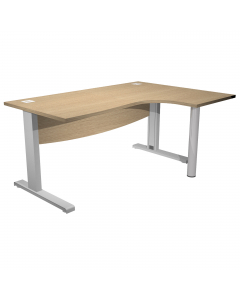 Scrivania Compact Destro fianchi a L in metallo L160 x P120/80/60 x H73cm. In materiale melaminico classe E1 con finitura antigraffio e antiriflesso. Piani spessore 25mm completo di due anelli passacavi e bordo antiurto in ABS 2mm, piedini regolabili in a