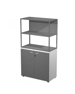 Libreria in metallo a 2 vani con struttura 20x20 mm a giorno con ripiani, base, cappello e un dietro in melaminico , sovrapposta ad un armadio basso,  completo di ante battenti con serratura. Libreria metal completa di 1 dietro in melaminico posizionabile