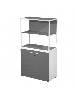 Libreria in metallo a 2 vani con struttura 20x20 mm a giorno con ripiani, base, cappello e un dietro in melaminico , sovrapposta ad un armadio basso,  completo di ante battenti con serratura. Libreria metal completa di 1 dietro in melaminico posizionabile