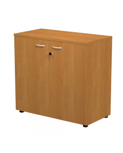 Armadio modulare basso a 2 ante battenti con serratura e 1 ripiano spostabile. Dimensioni: L90 x P44 x H85 cm. Linea di armadi componibile particolarmente robusti e stabili, costituiti da struttura bassa da 85cm, alta da 200cm e completabili con sopralzo 