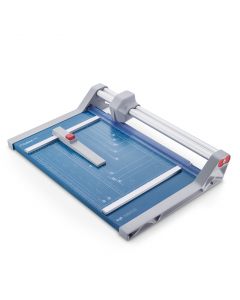 Con pressino automatico trasparente, squadra laterale piano quadrettato con linee in formato DIN e suddivisione in cm. Lama circolare rotante molata   
regolabile, per formati A4, A3, A2, A1. Tutti i modelli possono essere montati a parete, il modello 556
