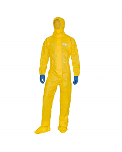 Tuta con cappuccio elasticizzato a 3 parti. Deltachem® non tessuto. Chiusura zip sotto doppia baverina. Doppio elastico fondo manica per pollice. Elastico di chiusura in testa, in vita, ai polsi ed alle caviglie. Imballo individuale sottovuoto. Non tessut