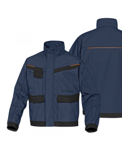Gamma abbigliamento da lavoro 65% poliestere 35% cotone. Giacca 6 tasche. Parte bassa lati chiusa a pressione. Tasca con asola per auricolare. Categoria DPI: 2. Certificazione CE. Conformità alle norme EN ISO 13688:2013.