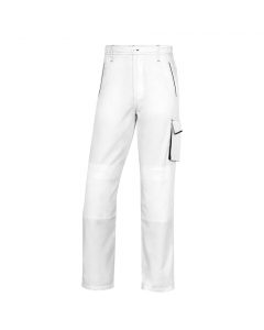Pantalone da lavoro PANOSTYLE . Elastico in vita. 5 tasche di cui 1 portametro. Sargia 65% poliestere 35% cotone 235 g/m². Categoria DPI: 2. Certificazione CE. Conformità alle norme EN ISO 13688:2013 e EN14404:2004+A1: 2010.