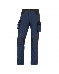 Gamma abbigliamento da lavoro 65% poliestere 35% cotone. Pantalone 13 tasche (di cui 1 portametro) e lati vita elasticizzati. Ginocchia e fondo schiena rinforzati. Categoria DPI: 2. Certificazione CE. Conformità alle norme EN ISO 13688:2013 e EN14404:2004