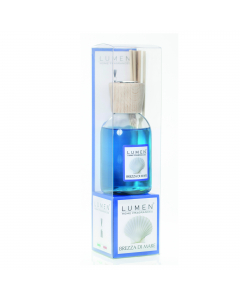 Il diffusore in flacone da 100 ml è a base di fragranze di alta qualità, una volta attivato, i bastoncini assorbono la fragranza in poco tempo, diffondendo il loro gradevole profumo nell’ ambiente.