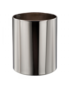 Cestino gettacarte tondo in acciaio inox brillante. Dimensione ° 23cm - h 28cm. Capacità 11lt. Effettuare una periodica manutenzione per prevenire l’ossidazione del materiale utilizzando una spugna non abrasiva e sciacquando con abbondante acqua, preferib