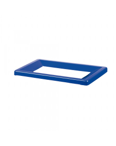 Coperchio in metallo verniciato blu per contenitore Bob Color. Idonei per per organizzare la raccolta differenziata. Dimensioni:  L30,5 x P20 x H2cm. Si consiglia di pulire la superficie con un panno morbido, imbevuto d’acqua o con un prodotto specifico n