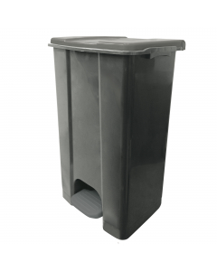 Contenitore in polipropilene plastica riciclata (minimo 70%); sistema d’apertura del coperchio in plastica; coperchi disponibili in vari colori per incentivare la raccolta differenziata; ampio pedale per utilizzo conforme al metodo HACCP; maniglia di tras