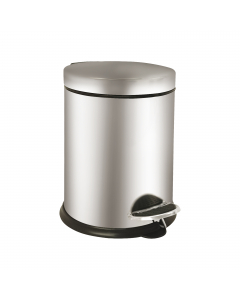 Pattumiera a pedale Bin Basic in acciaio inox AISI 410; maniglia di trasporto richiudibile in plastica; pedale in metallo con rivestimento in plastica per utilizzo conforme al metodo HACCP; base in plastica. Finitura: Brillante. Capacità: 3L. Peso: 0,74 k