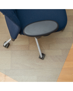 COPRIPAVIMENTI IN PET 1,80MM. 100% RICICLABILE. INODORE. PVC-FREE. ALTA RESISTENZA AI GRAFFI. ECOCOMPATIBILE. IDEALE ANCHE PER PERSONE ALLERGICHE. DIMENSIONI 90X120cm rettangolare.