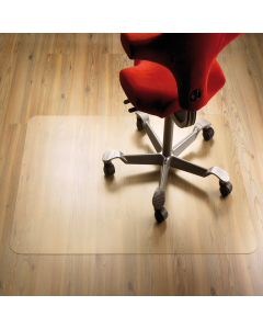 Copripavimenti in pet 1,80mm. 100% riciclabile. Inodore. pvc-free. Alta resistenza ai graffi. Ecocompatibile. Ideale anche per persone allergiche. Dimensioni 120x150 rettangolare.