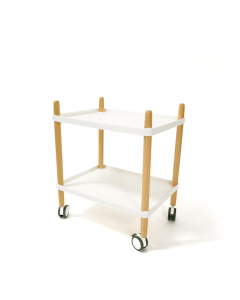 Carrellino in faggio verniciato con 2 ripiani in polipropilene bianco. Dotato di 4 ruote multidirezionali. Ideale per area ristoro ma anche come piano di appoggio in qualunque ambiente di lavoro. Dimensioni: L50 x P36 x H55cm.