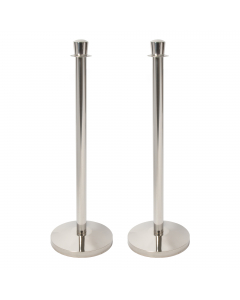 Colonnine segnapercorso da utilizzare con cordoni intreccaiti cod. 77145 e 77146. Realizzate in acciaio inossidabile lucido di altissima qualità. La base è antigraffio per la protezione dei pavimenti. Altezza colonnina 100cm, base Ø 32cm. Peso 7,5kg.