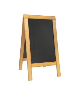 Lavagna a cavalletto con doppia faccia, realizzata in legno laccato resistente agli agenti atmosferici. Finitura rustica e naturale. Superficie di scrittura non porosa, antigraffio e facile da pulire. Completata con componenti in acciaio inossidabile. Sop