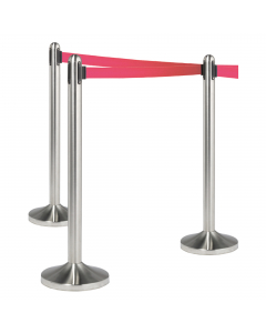 Colonnina in acciaio inox satinato H100cm con nastro in nylon da 210cm. Ogni colonnina ha 4 diversi punti per l'aggancio del nastro retrattile. Adatta sia per uso interno che esterno. Ogni colonnina comprende un attacco extra per fissare il nastro alla pa