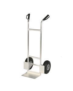 Carrello in alluminio con doppio manico molto maneggevole, leggerissimo ma solido. Utile per il trasporto di scatole, casse e bagagli. Dotato di ruote pneumatiche, cm 26 X 8,5. Misura cm 47 x 47 x H120. Portata max Kg 150.